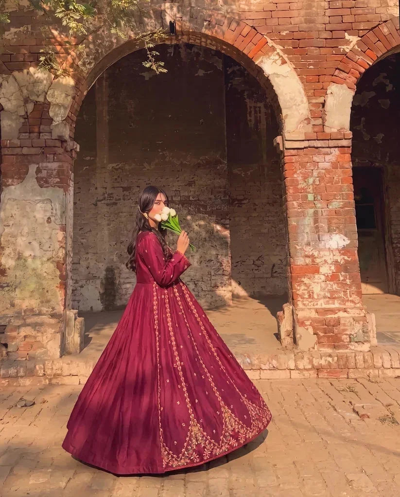 Bahaar Frock embroidered linen 2-piece by NAAZPOSH