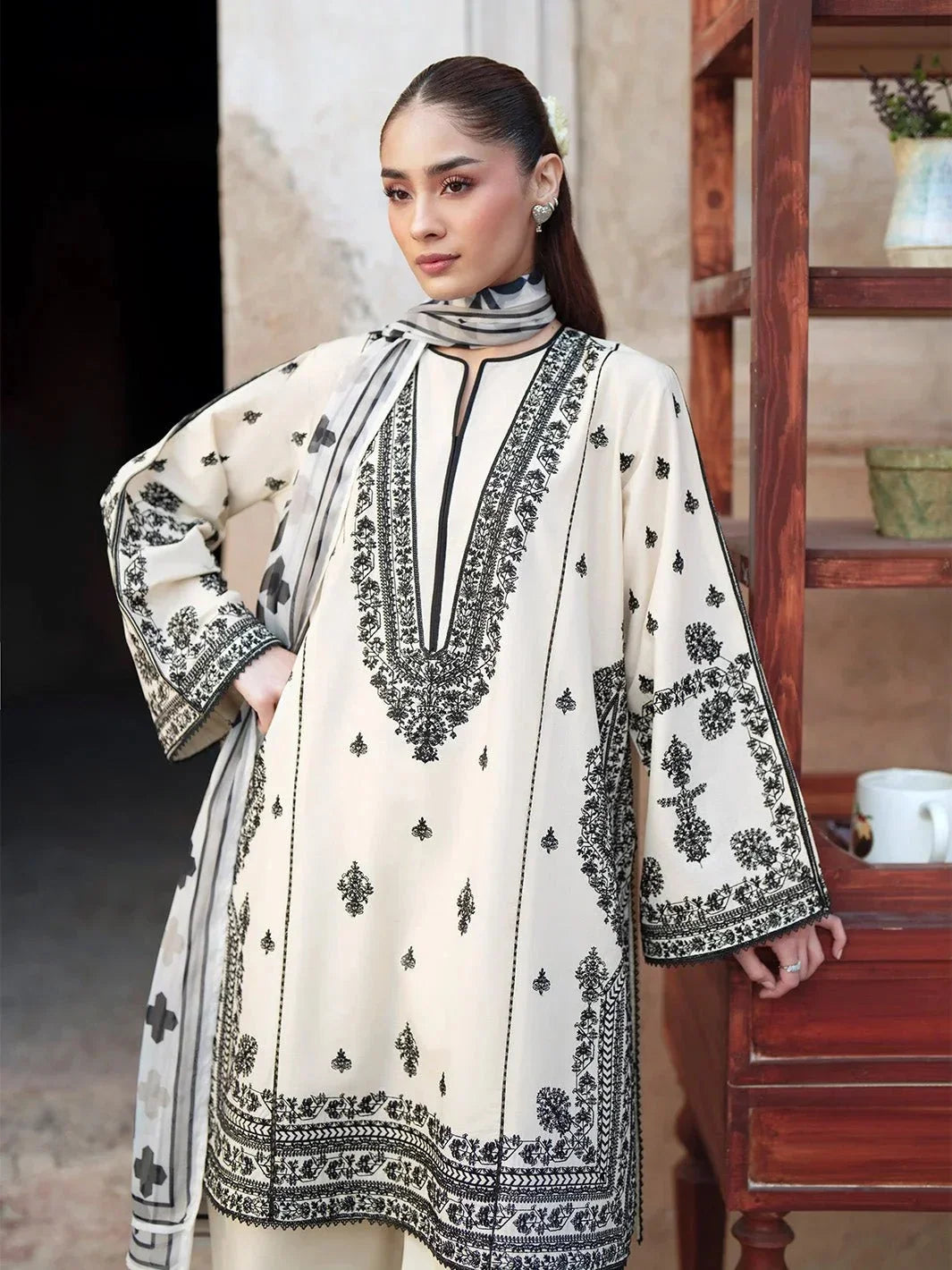 Lumi embroidered cotton 3-piece by NAAZPOSH