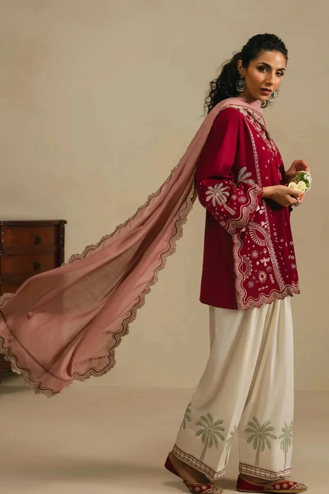 Amber Sarya embroidered lawn 3-piece by NAAZPOSH