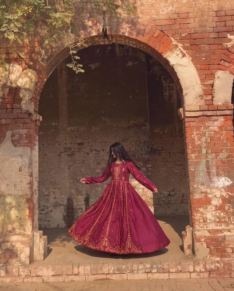 Bahaar Frock embroidered linen 2-piece by NAAZPOSH