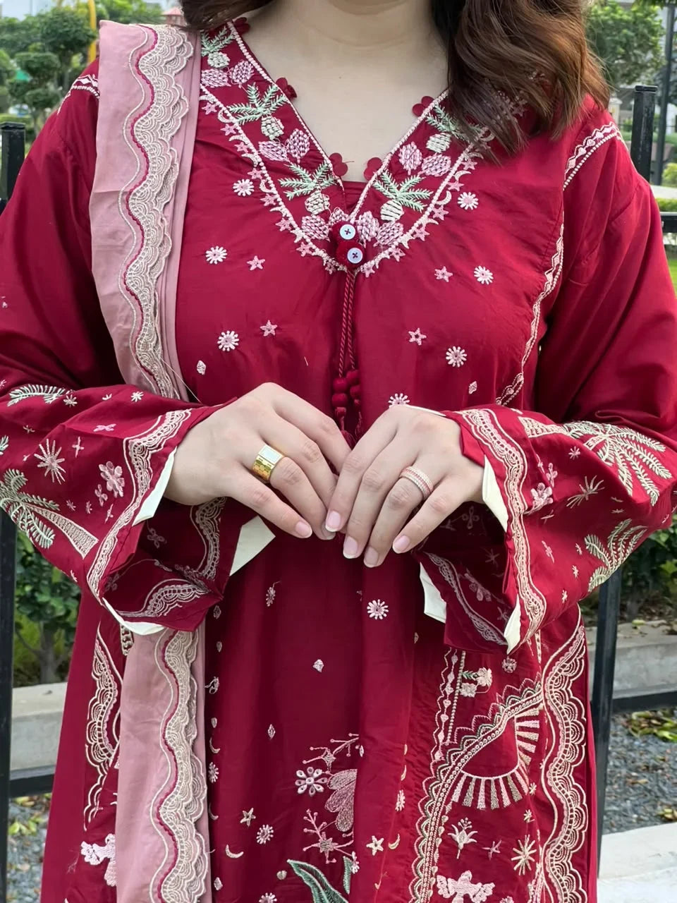 Amber Sarya embroidered lawn 3-piece by NAAZPOSH