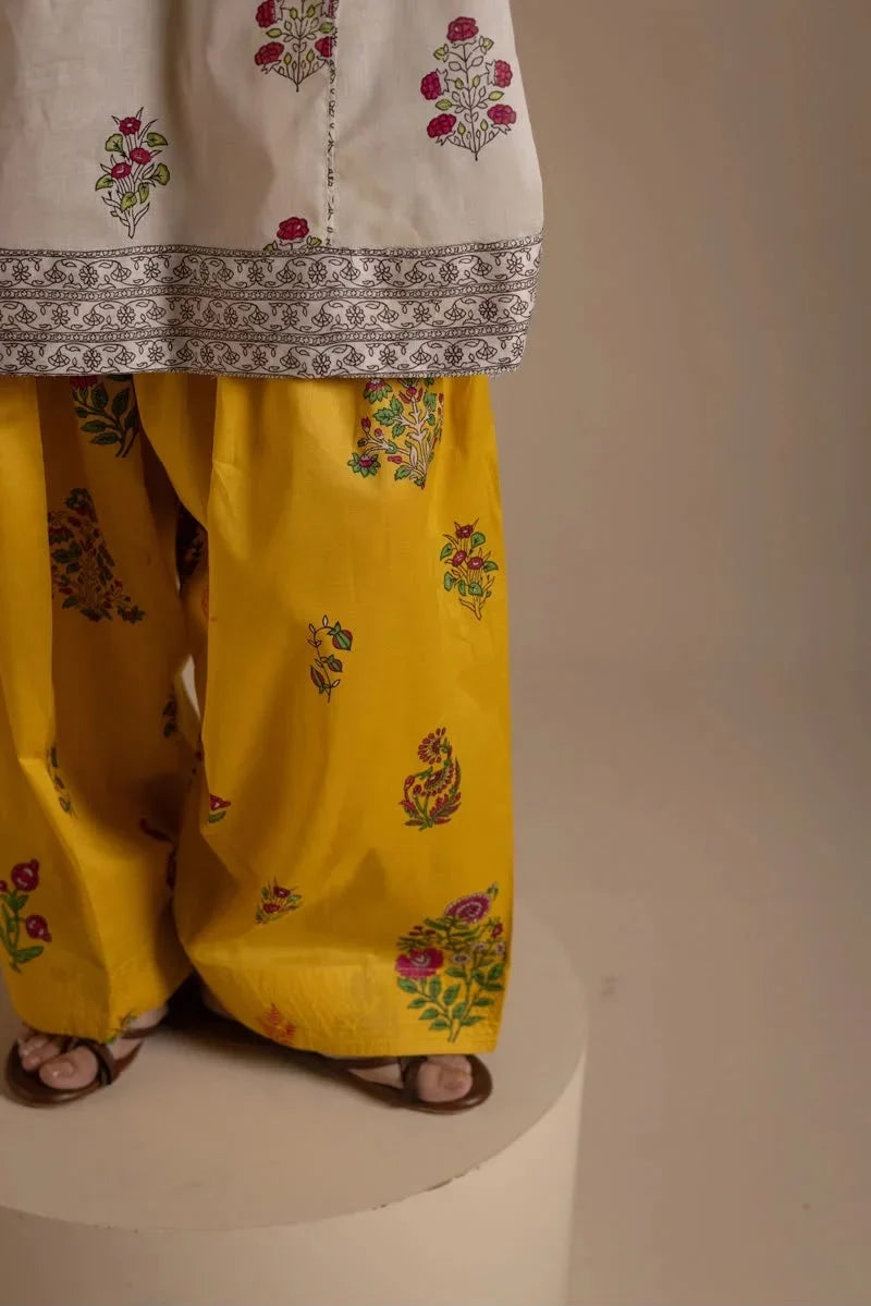Deyar cotton stitched suit by NAAZPOSH
