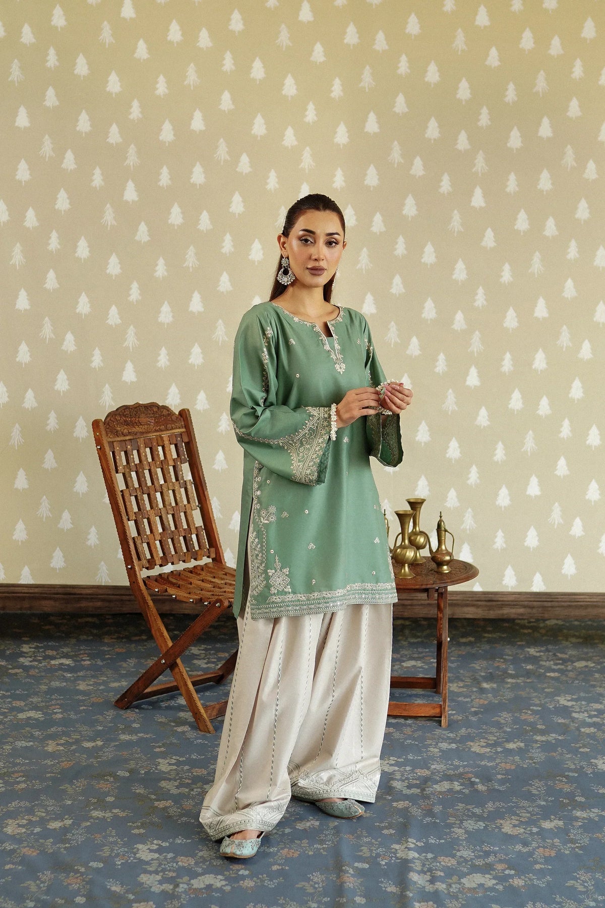 Shumaim embroidered lawn 2-piece by NAAZPOSH
