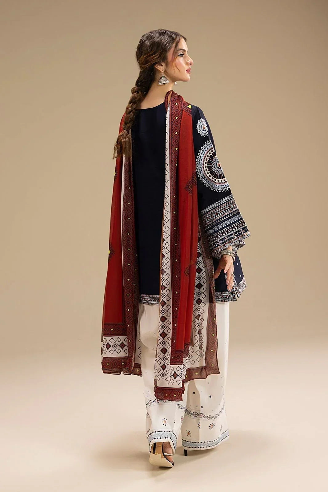 Noor E Hoor embroidered linen 3-piece by NAAZPOSH