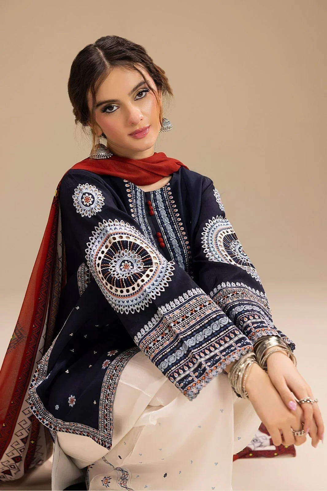 Noor E Hoor embroidered linen 3-piece by NAAZPOSH