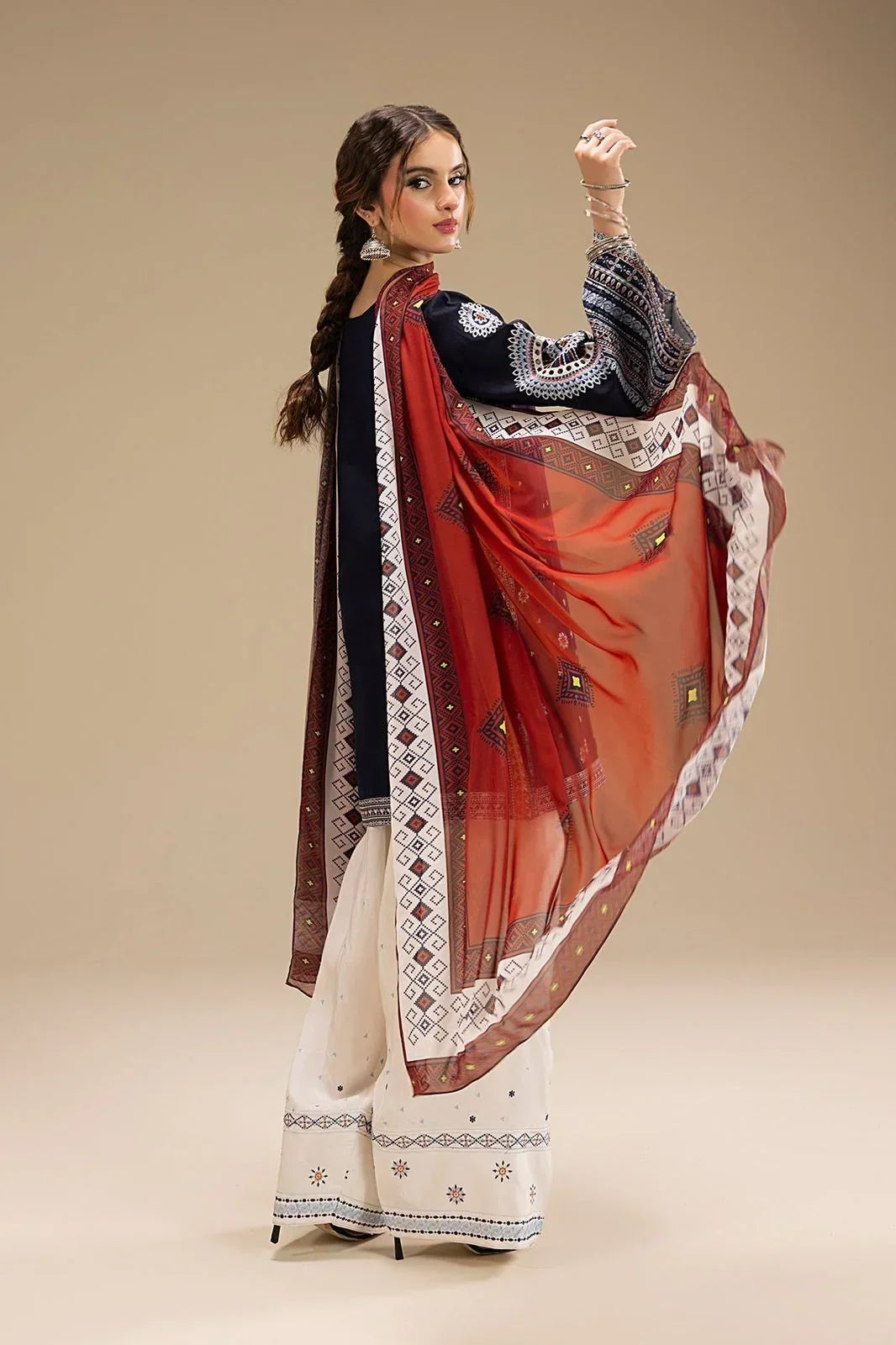 Noor E Hoor embroidered linen 3-piece by NAAZPOSH