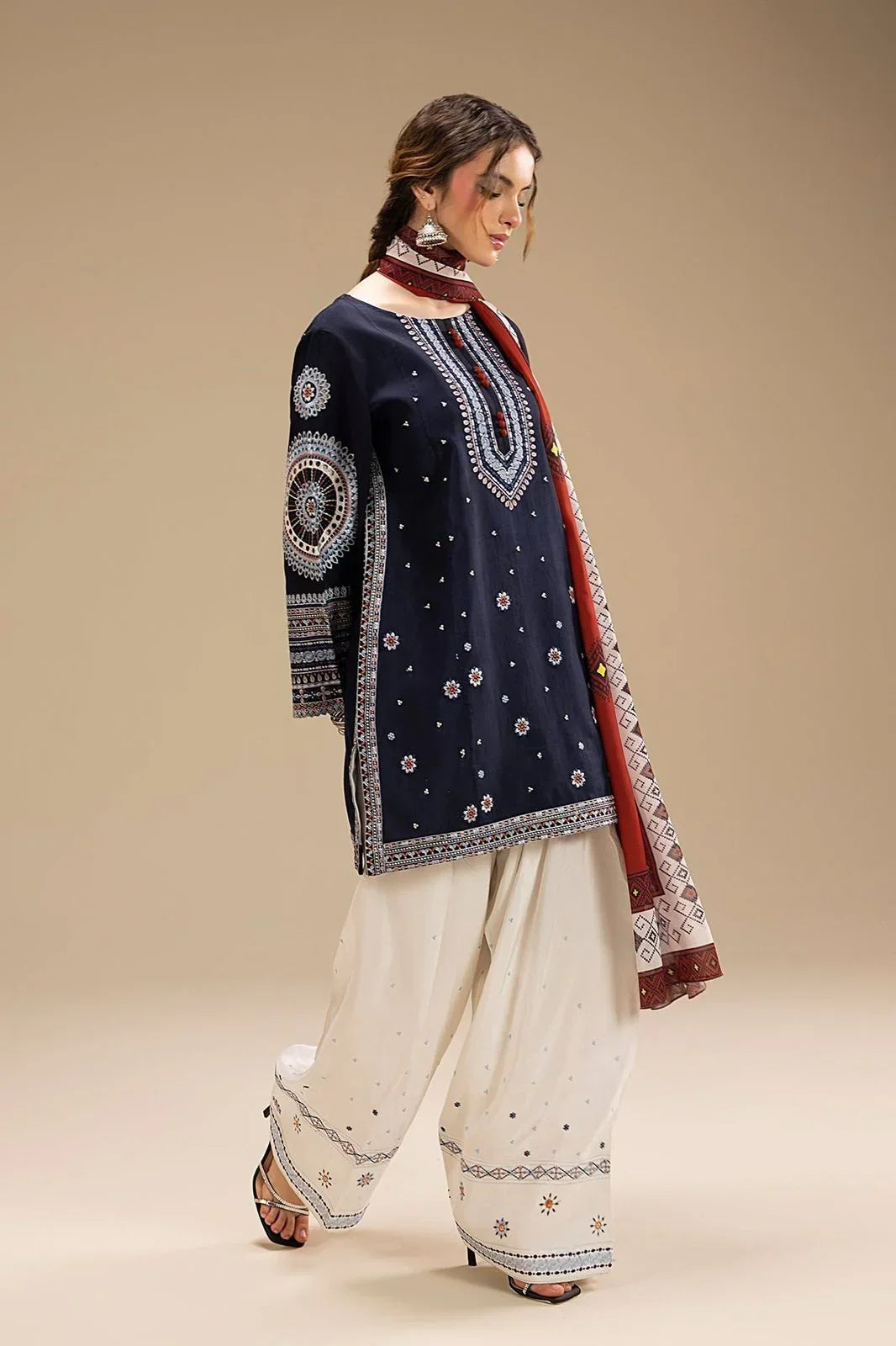 Noor E Hoor embroidered linen 3-piece by NAAZPOSH