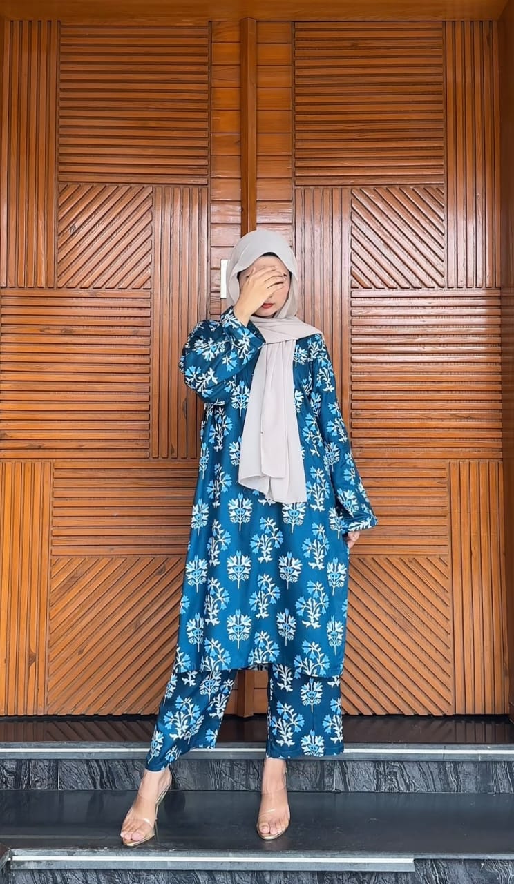 Floral linen 2-piece by NAAZPOSH