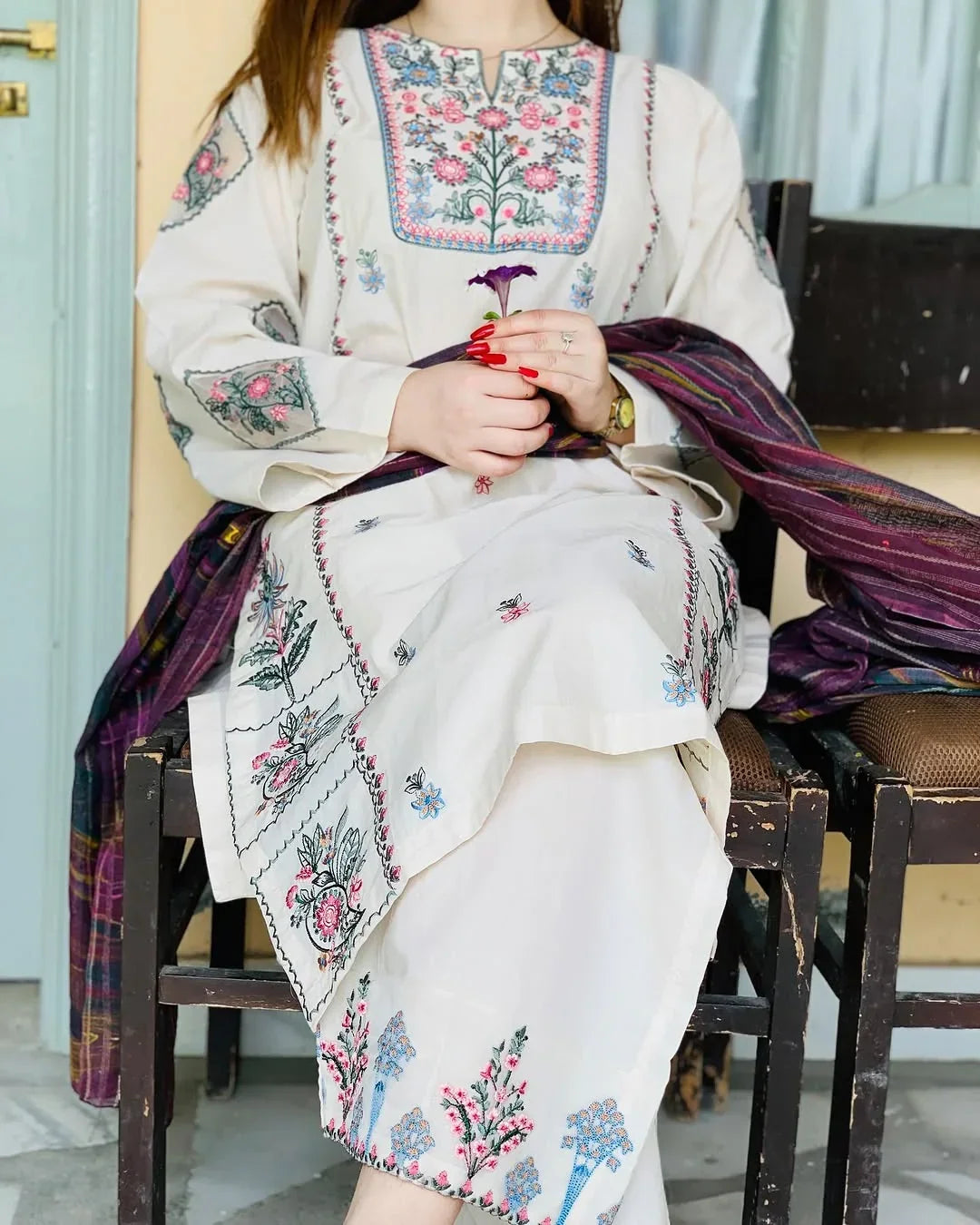Naz embroidered linen 2-piece by NAAZPOSH
